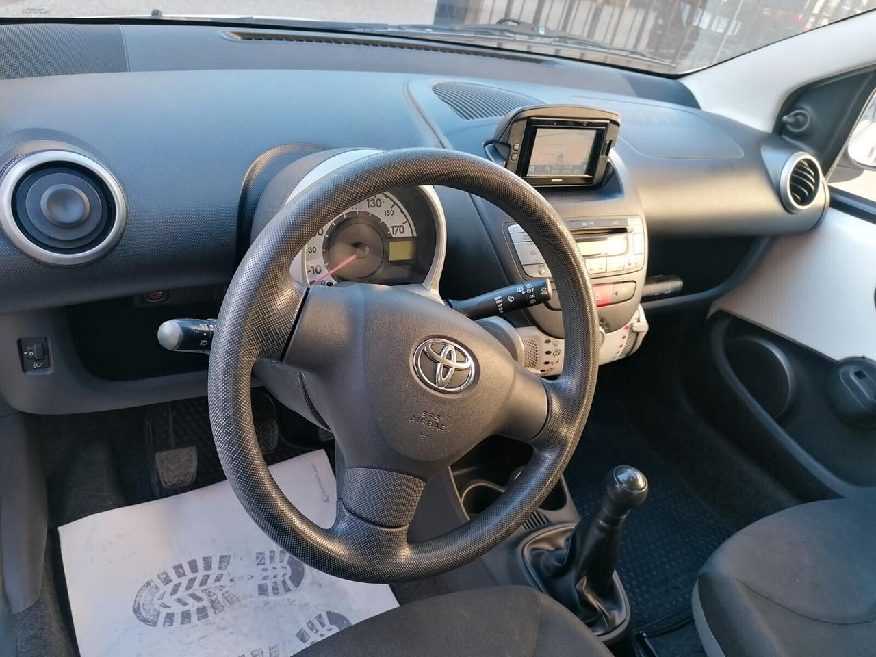 Toyota Aygo 1.0 12V VVT-i 5 porte Now Connect