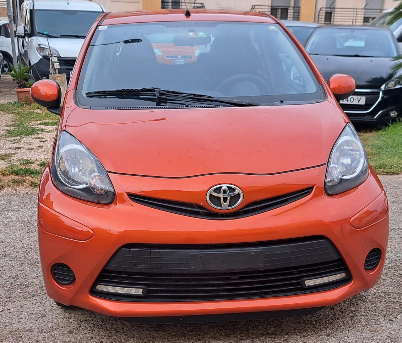 Toyota Aygo 1.0 12V VVT-i 3 porte Orange Connect MMT