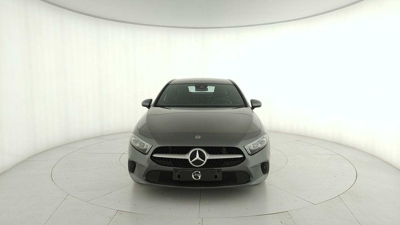 Mercedes-Benz Classe A - V177 2018 - A 200 Sedan Sport auto
