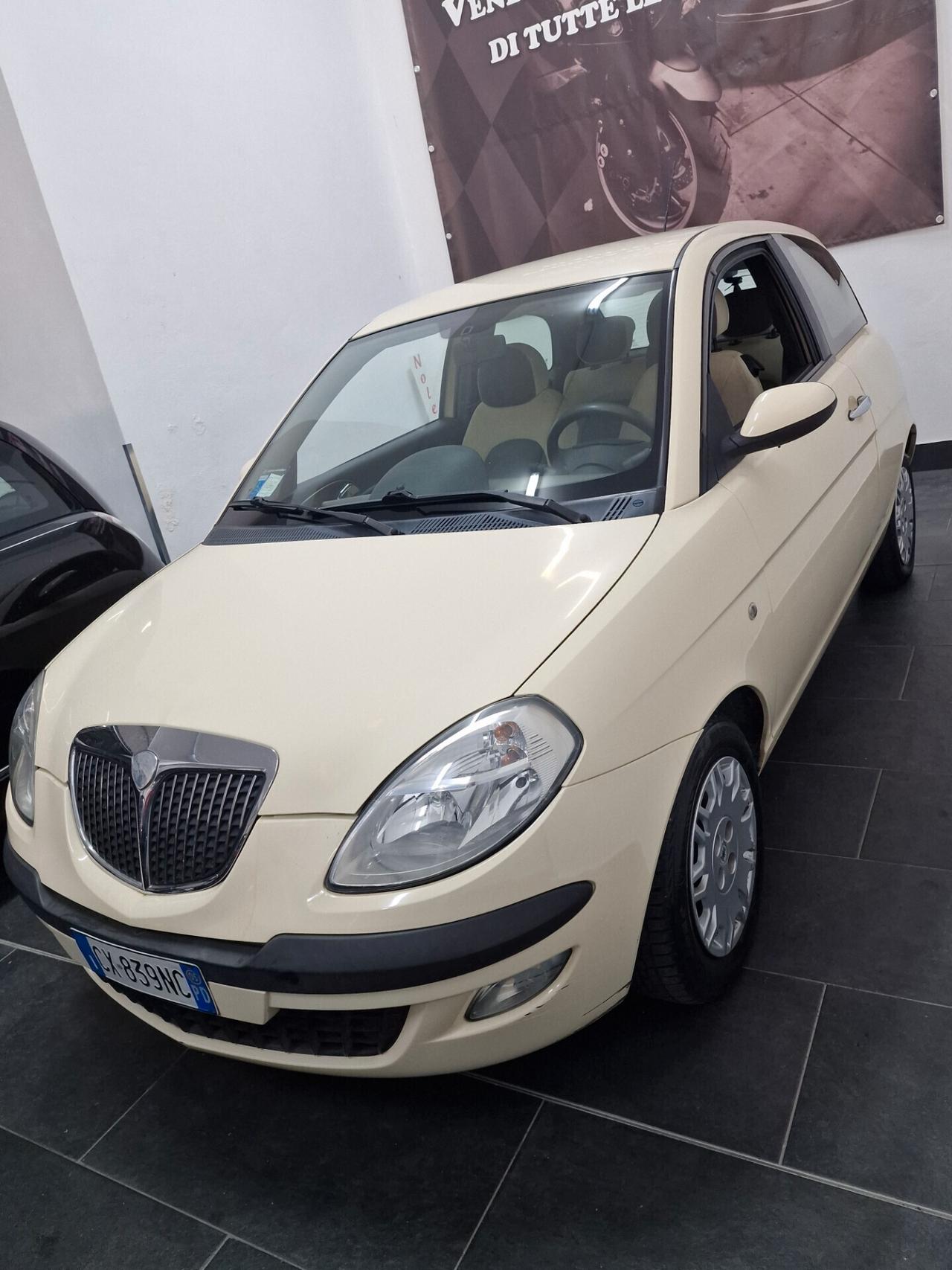 Lancia Ypsilon 1.2 Argento