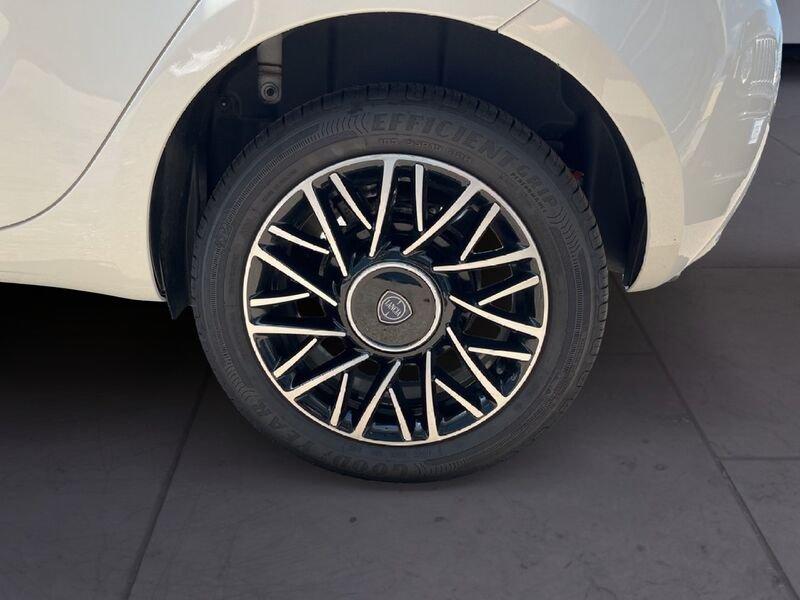 Lancia Ypsilon NUOVA My24 402 Platino 1.0