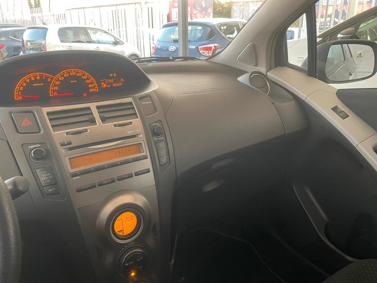 Toyota Yaris 1.3 5 porte Sol