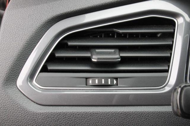 VOLKSWAGEN T-Roc 1.5 TSI ACT DSG R-LINE R LINE