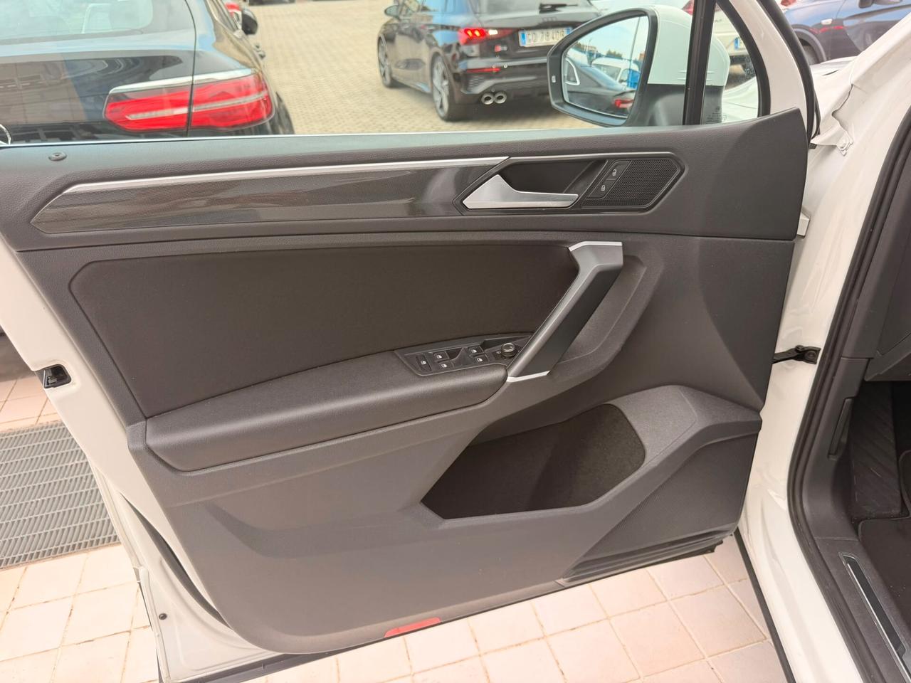Volkswagen Tiguan 2.0 TDI SCR DSG 4MOTION Executive BMT