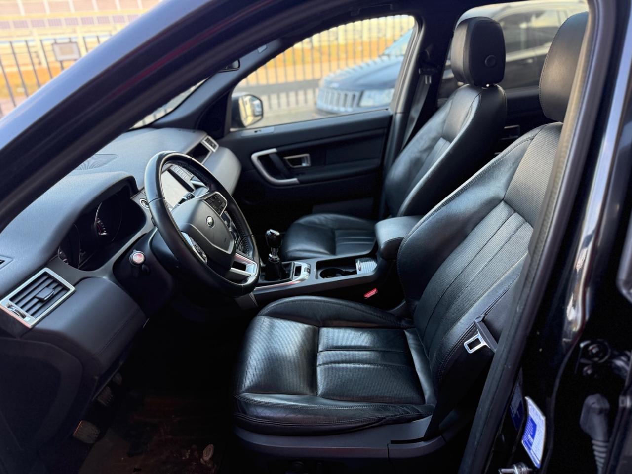 7 POSTI Land Rover Discovery Sport 2.2 TD4 HSE Luxury