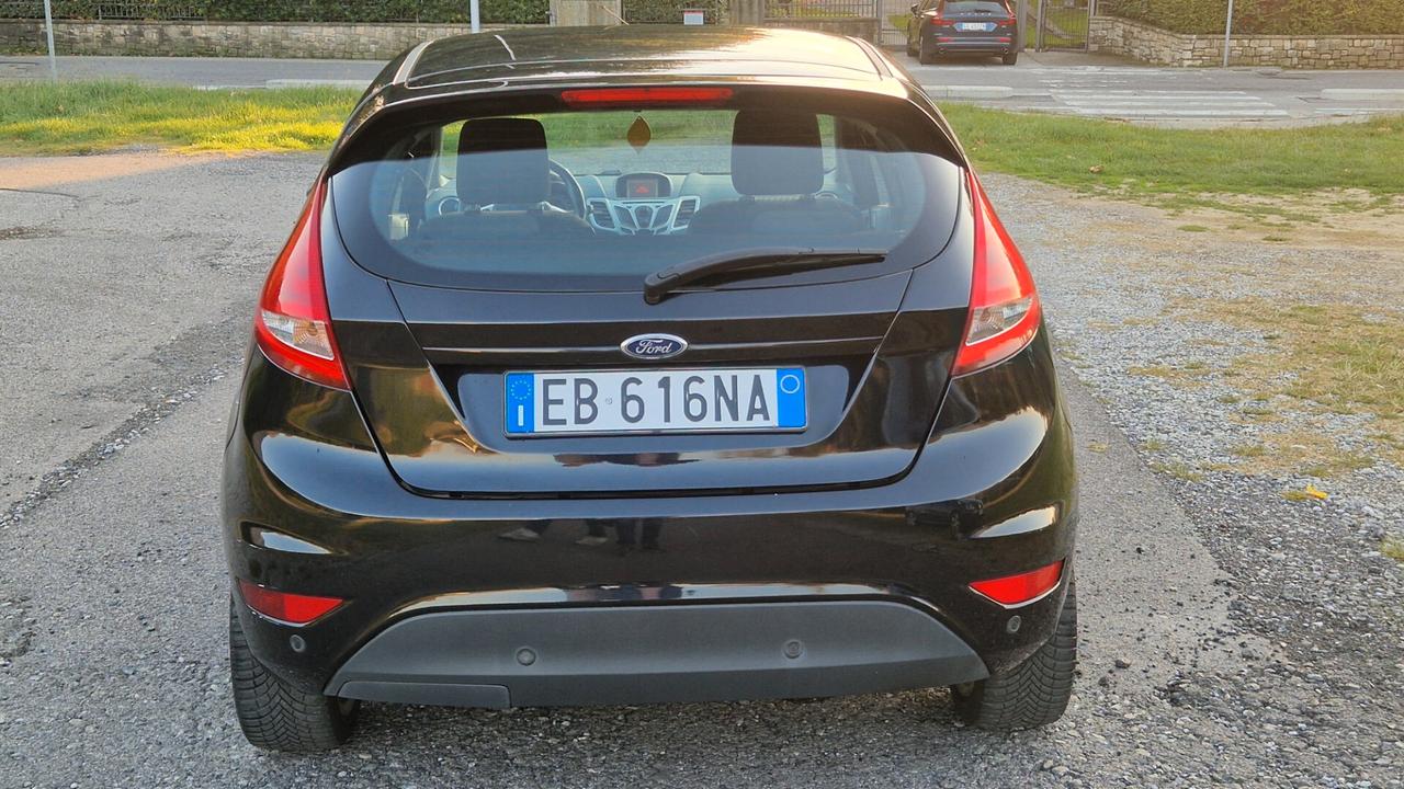 Ford Fiesta 1.4 5 porte Bz.- GPL Titanium Top neopatentati