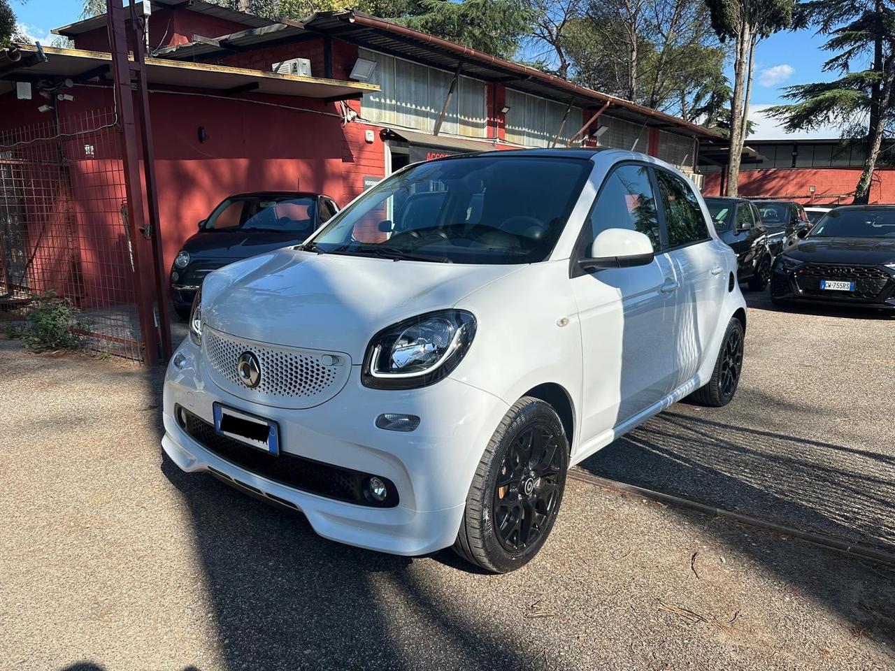 Smart ForFour 90 0.9 Turbo twinamic Superpassion LED *PROMO*