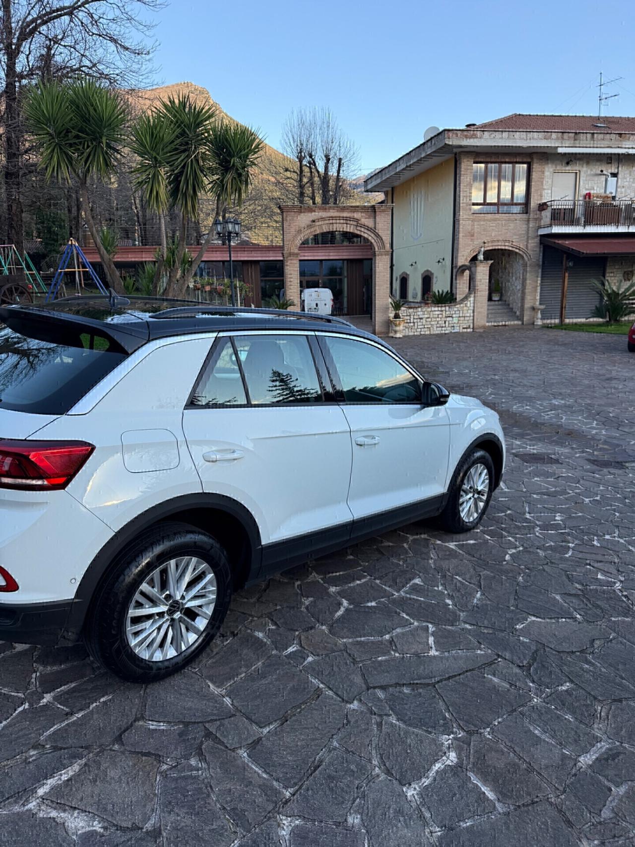 Volkswagen T-Roc 2.0 TDI SCR 150 CV DSG R-Line 2023