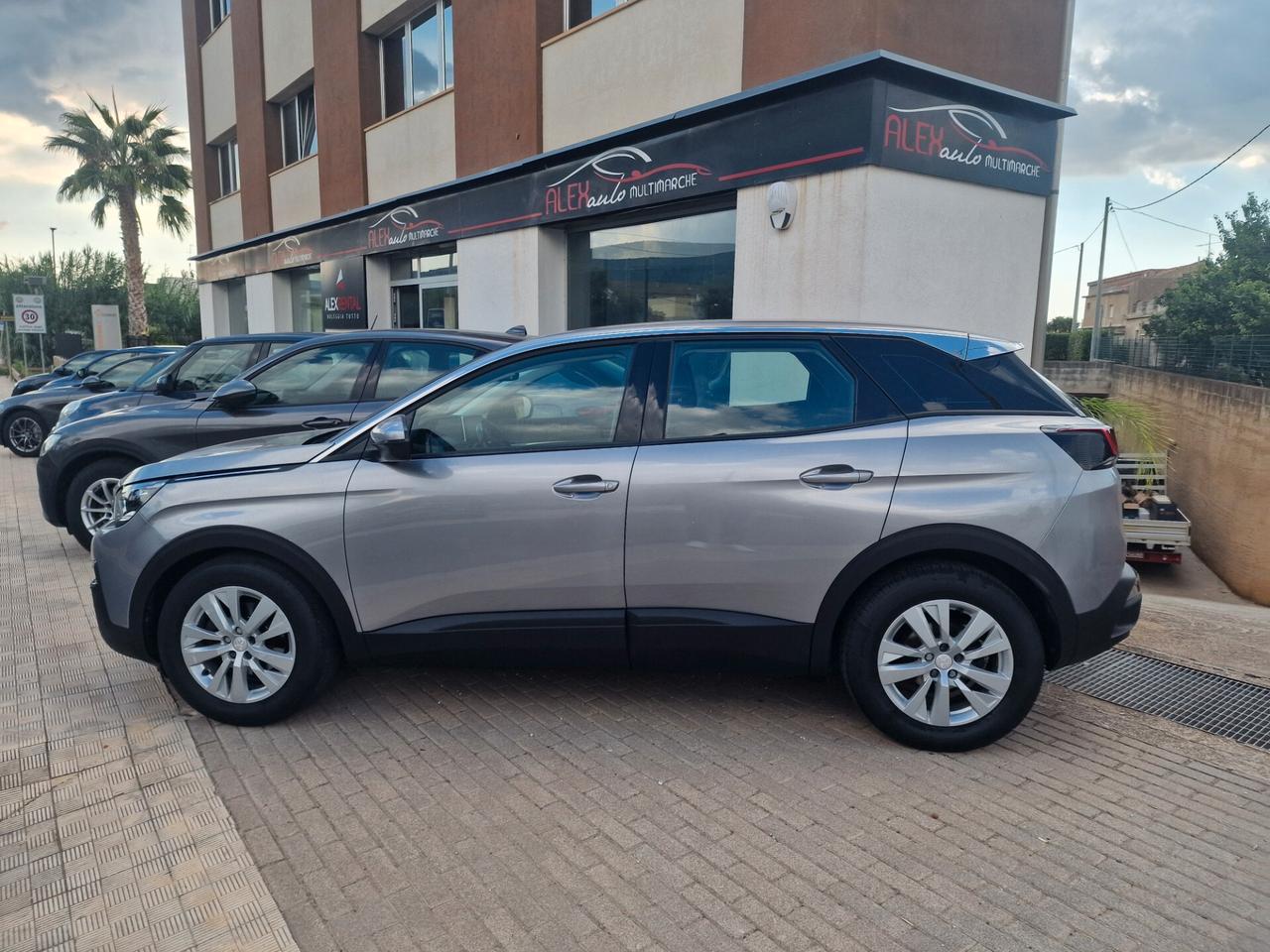 Peugeot 3008 BlueHDi 120 S&S EAT6 Business