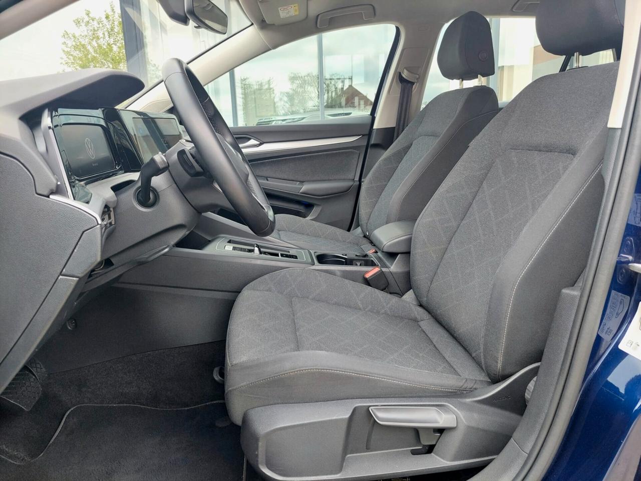 VOLKSWAGEN Golf 1.0 eTSI EVO DSG Life - 2023