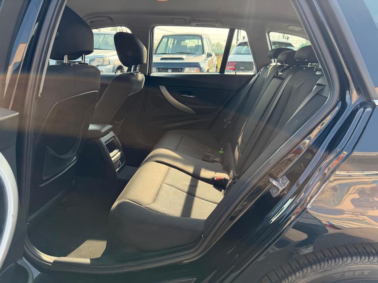Bmw 318 318d Touring Business Advantage aut.