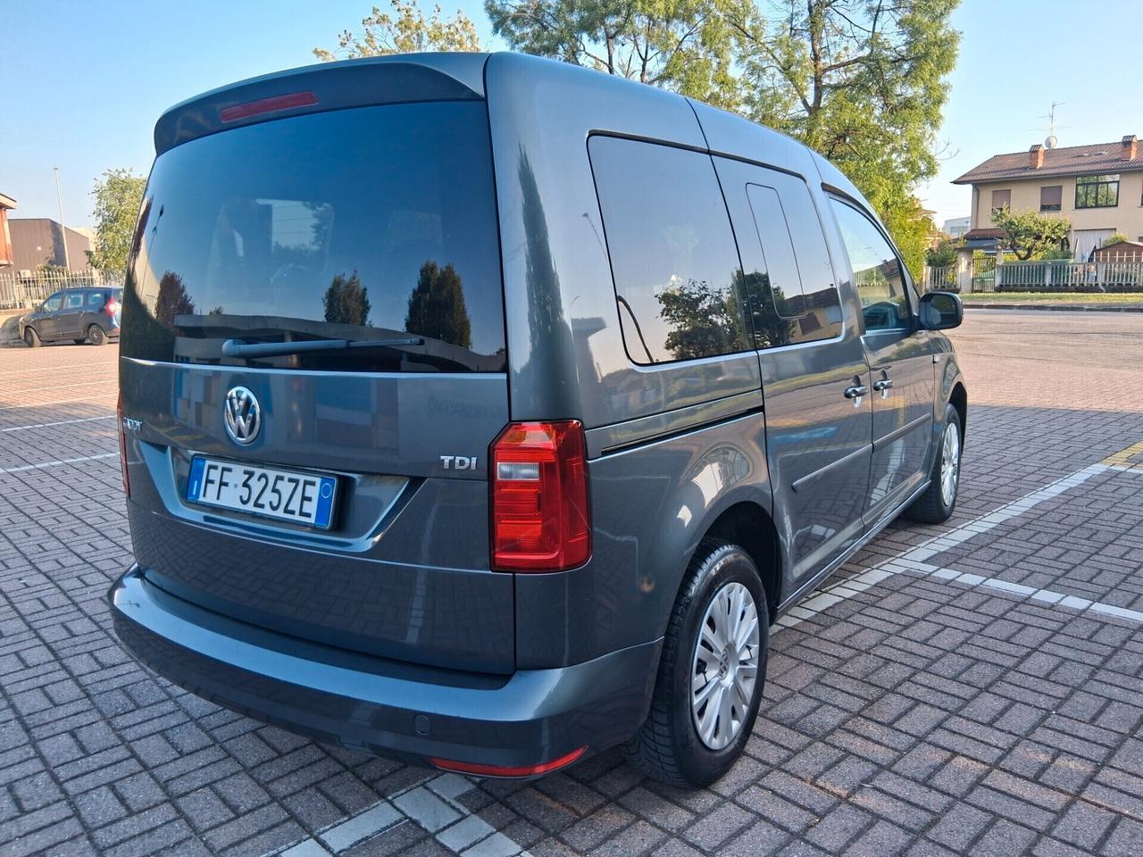Volkswagen Caddy 2.0 TDI 102 CV Trendline..CELL 320 147 1147 WUATSAPP.