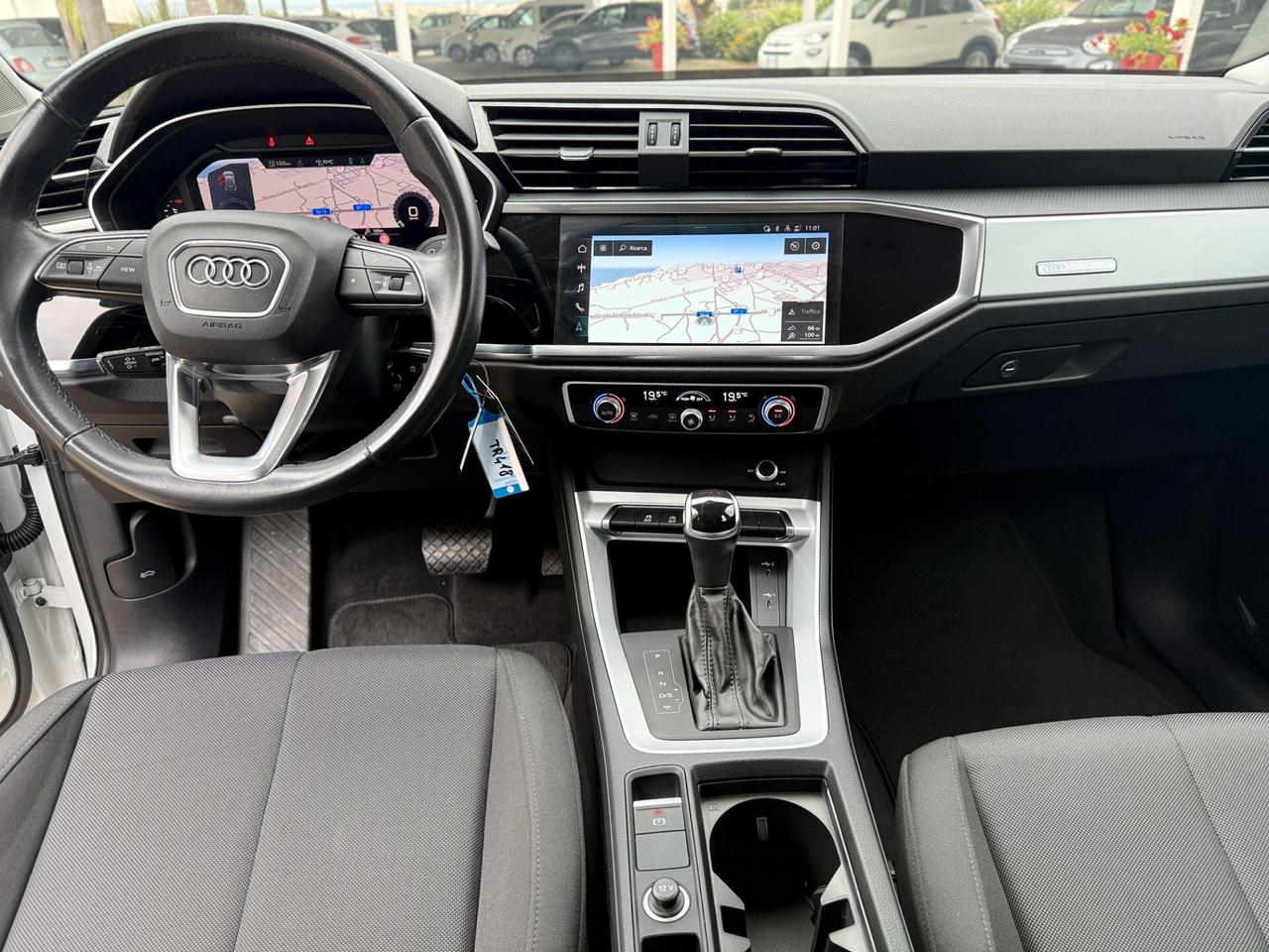 Audi Q3 35 TDI S tronic Business