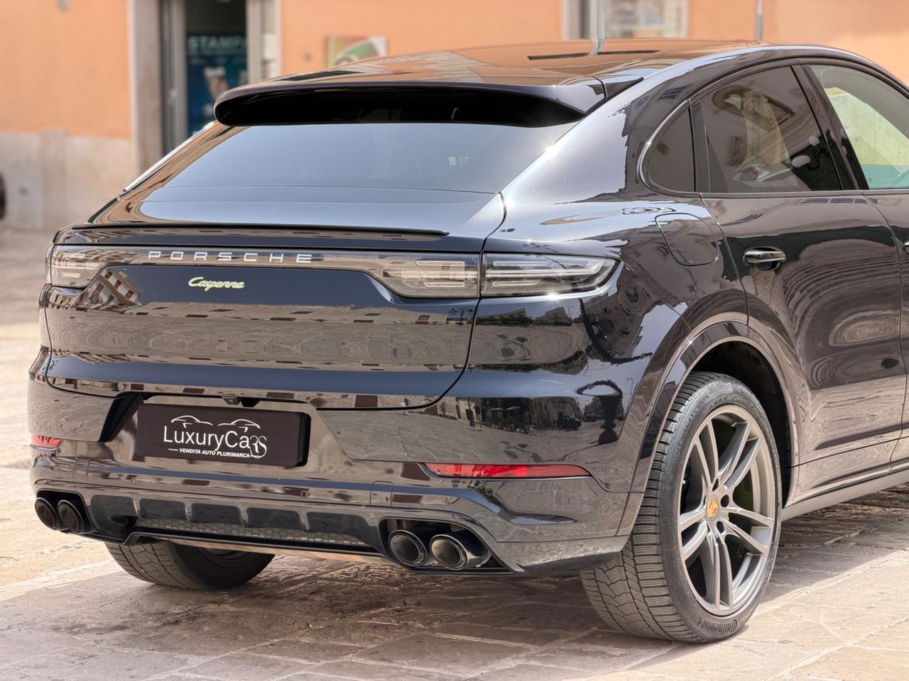 Porsche Cayenne COUPE 3.0 V6 462 CV E-HYBRID