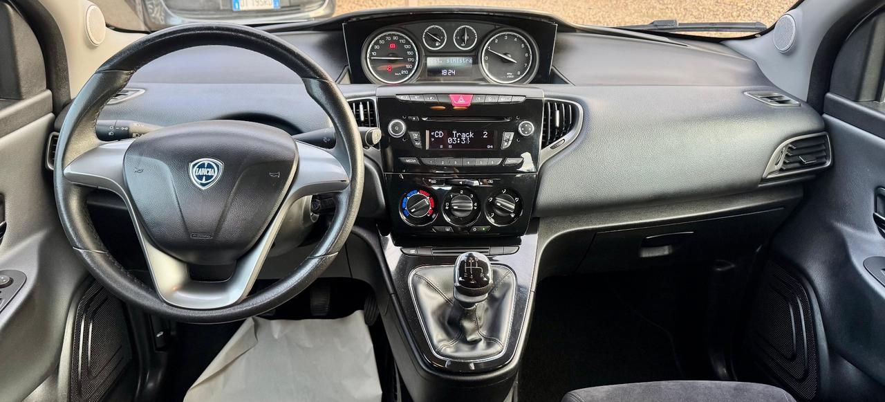 Lancia Ypsilon 1.2 69 CV 5 porte S&S Platinum