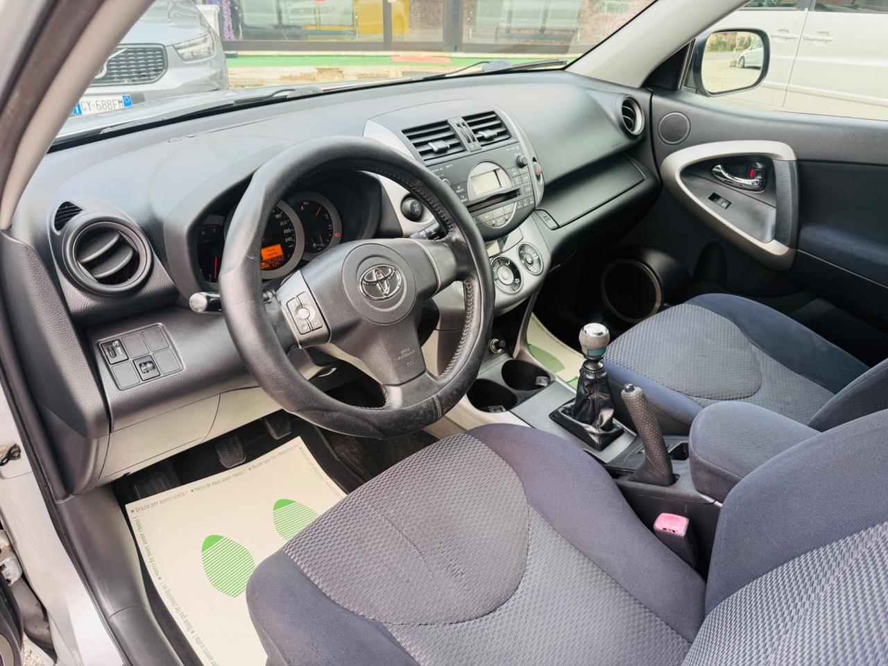 Toyota RAV 4 2.2 D-4D Gancio traino estraibile