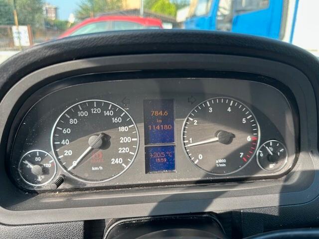 Mercedes-benz A 180 BlueEFFICIENCY Avantgarde