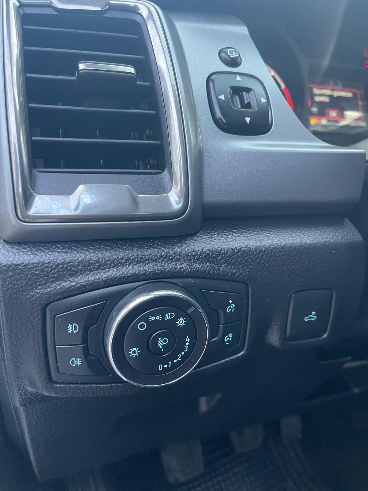 Ford Ranger 2.0 ECOBLUE DC XLT 5 posti