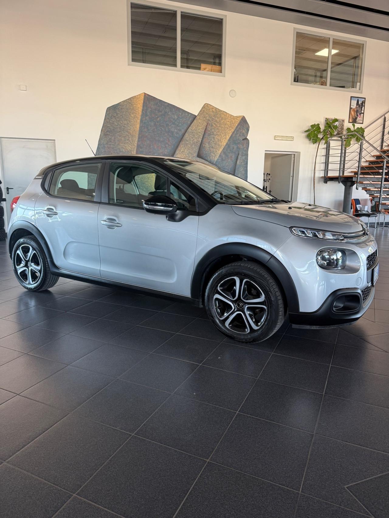 Citroen C3 PureTech 82 Shine my17" 86000km