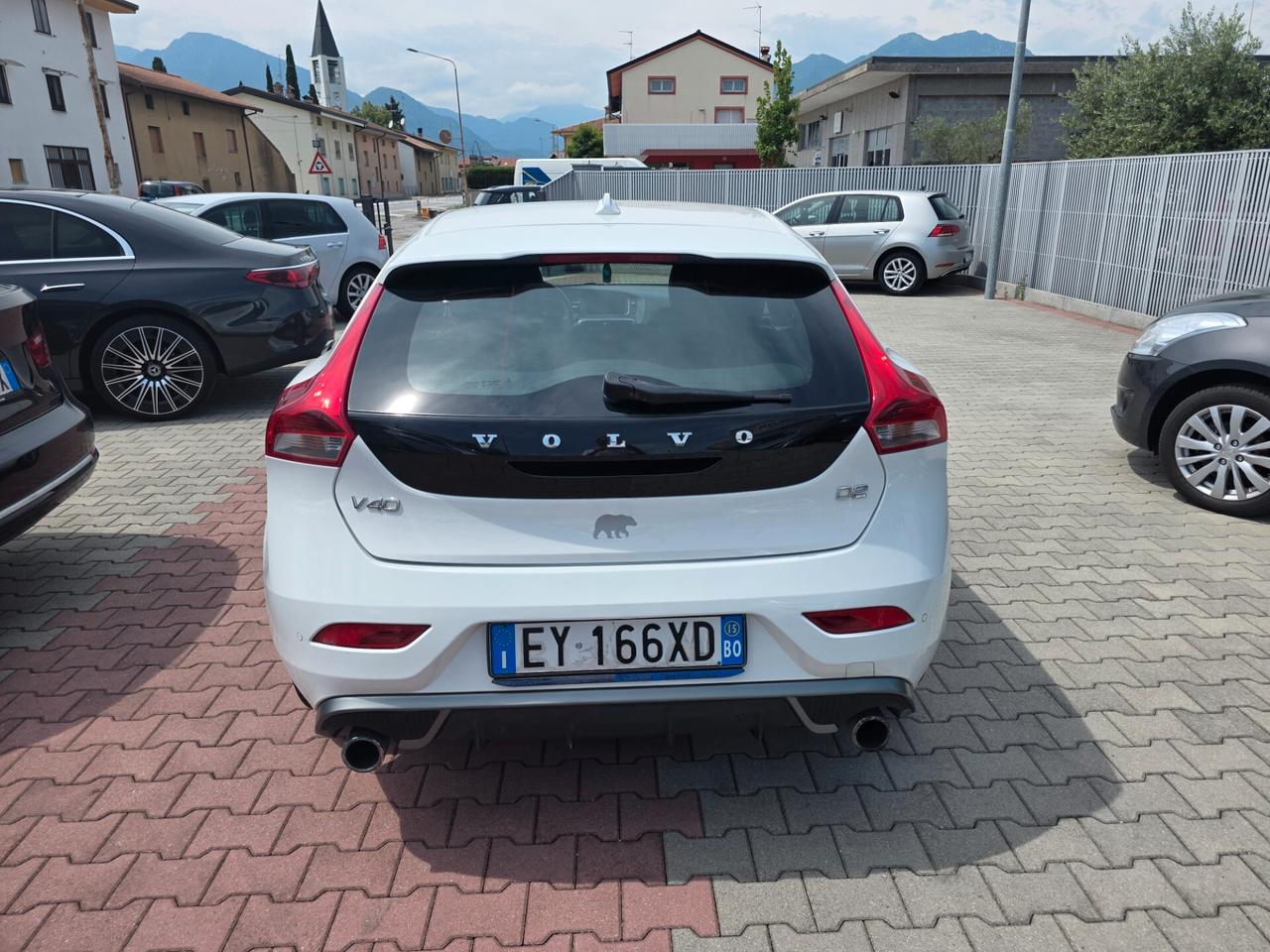 Volvo V40 D2 1.6 R-design Kinetic