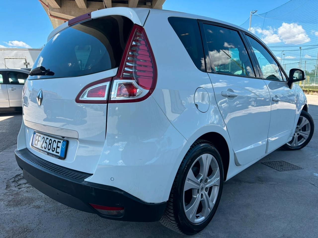 Renault Scenic Scénic X-Mod 1.9 dCi 130CV Dynamique