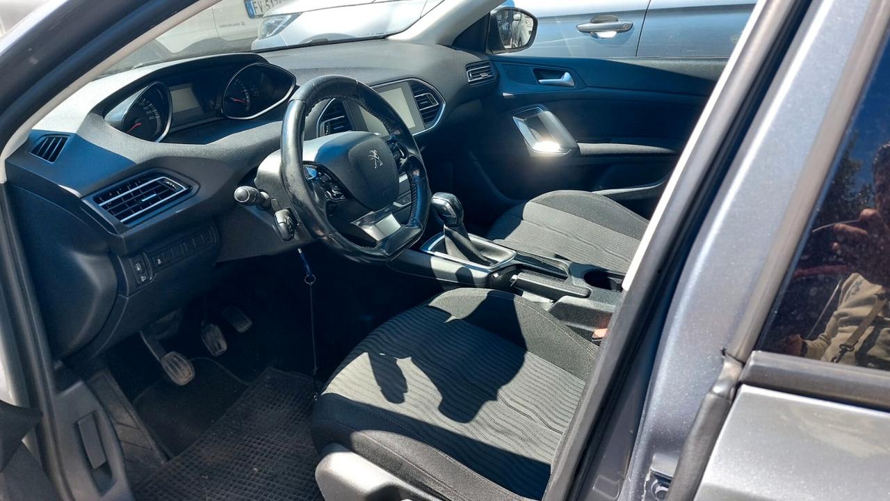 Peugeot 308 BlueHDi 100 1.6 HDI