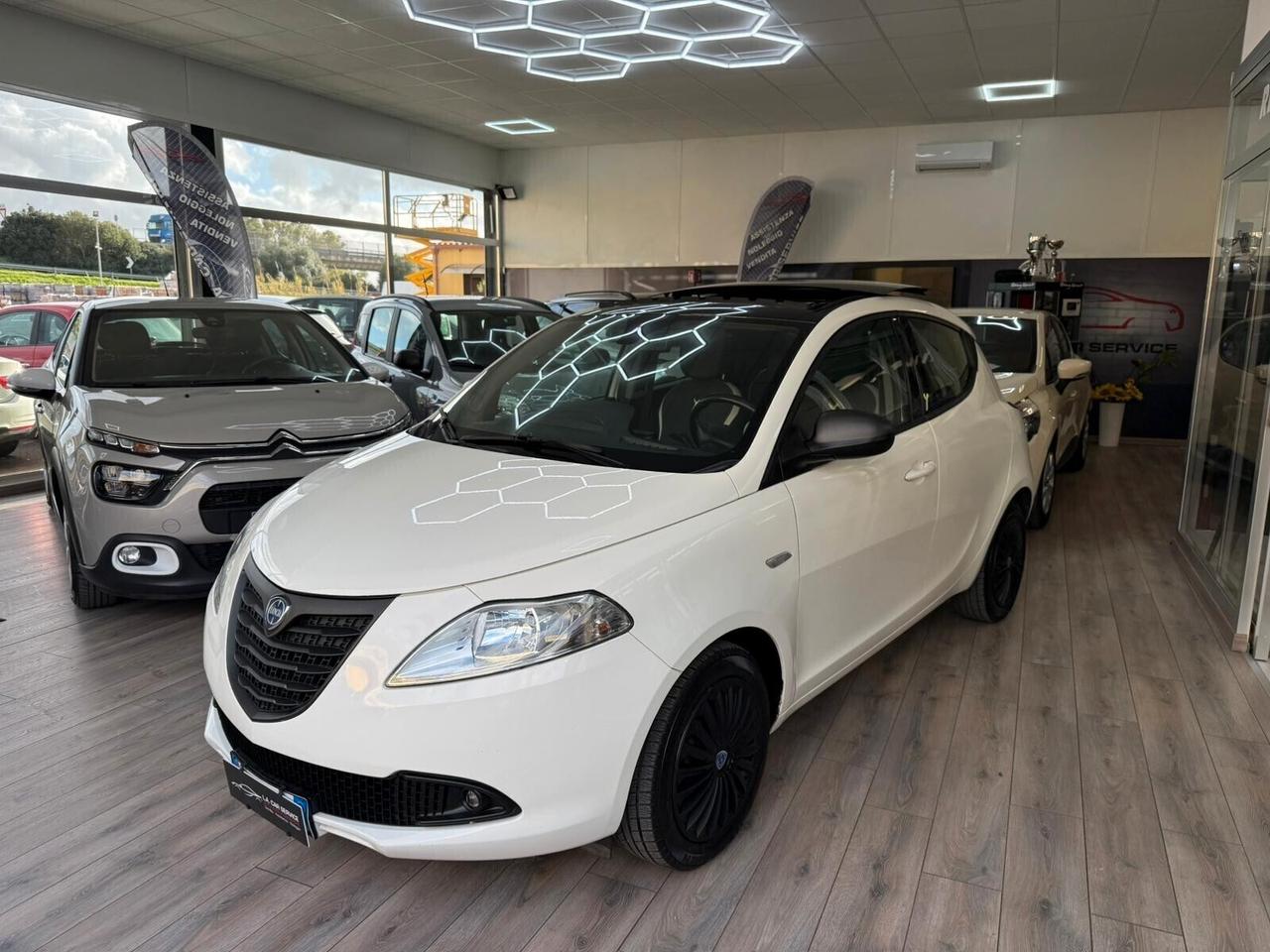 Lancia Ypsilon 1.2 69 CV GPL Tetto Apribile