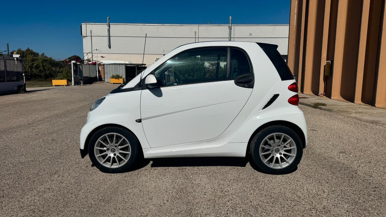 SMART FORTWO 1.0 BENZ - 2011
