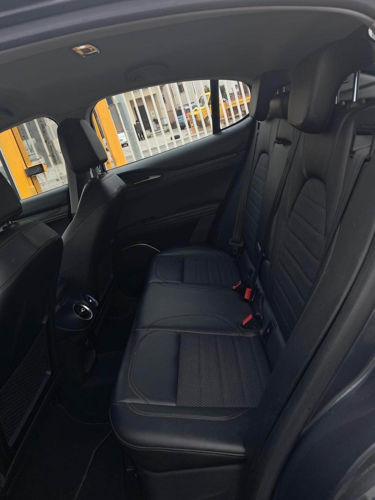 Alfa Romeo Stelvio 2.2 Turbodiesel 210 CV AT8 Q4 Business