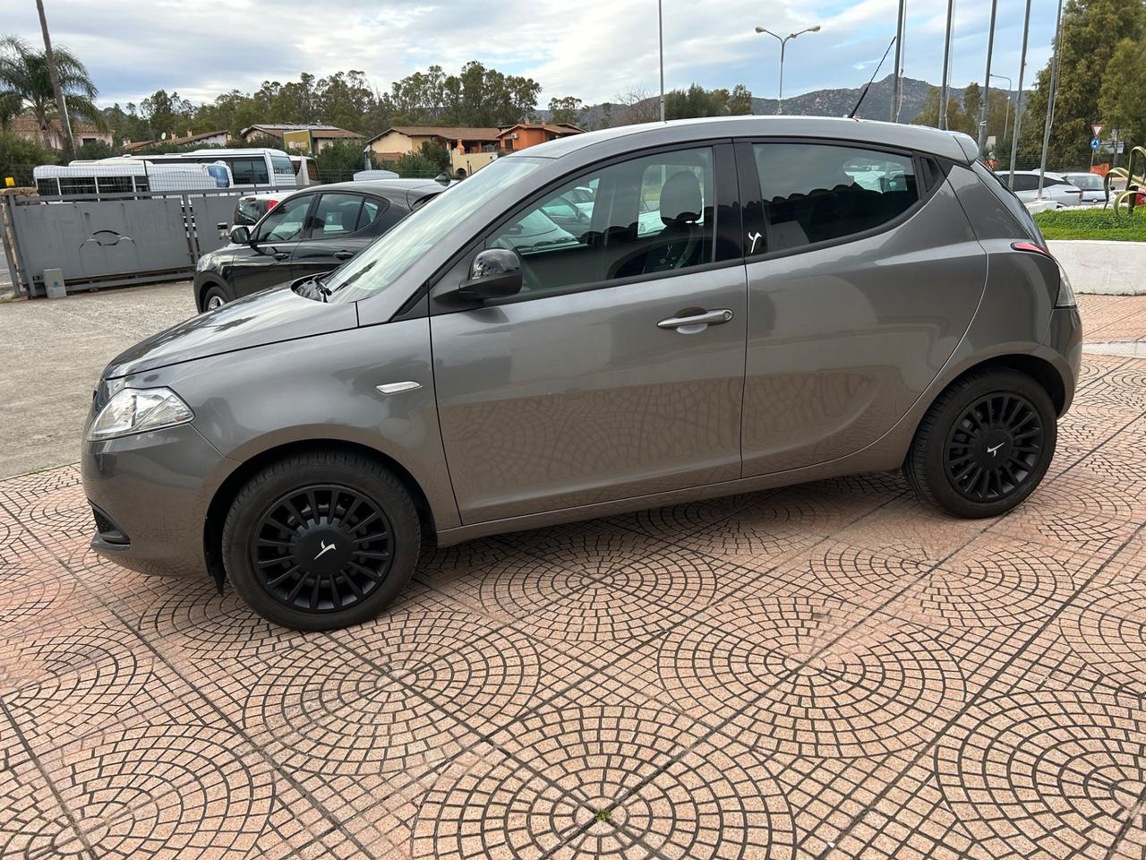 Lancia Ypsilon 1.3 MJT 16V 95 CV 5 porte S&S Elefantino