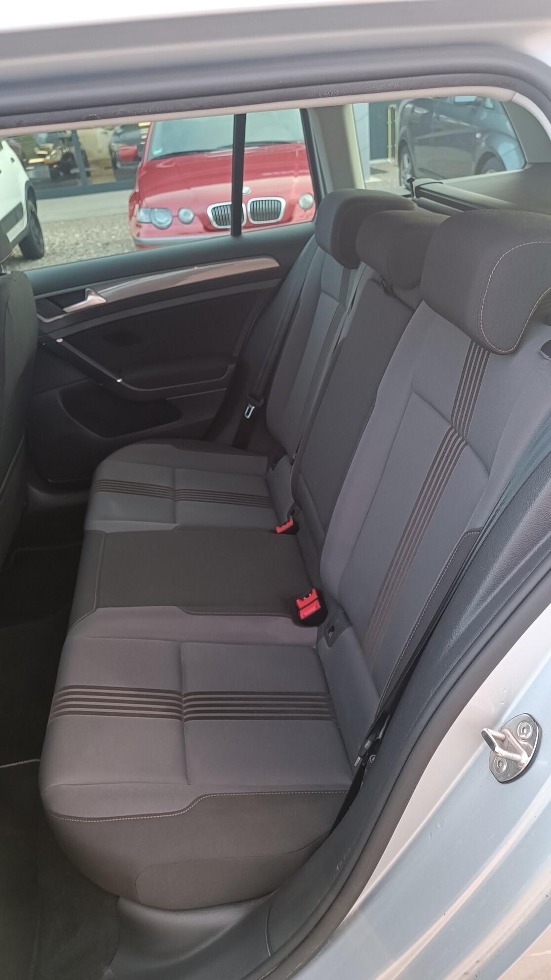 VOLKSWAGEN GOLF 1.6TDI 110CV AUTOMATICA DEL 2017