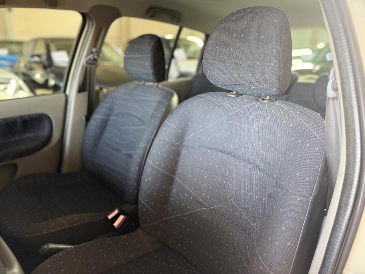 Renault Clio 1.2 cat 5 porte Authentique NEOPATENTATI