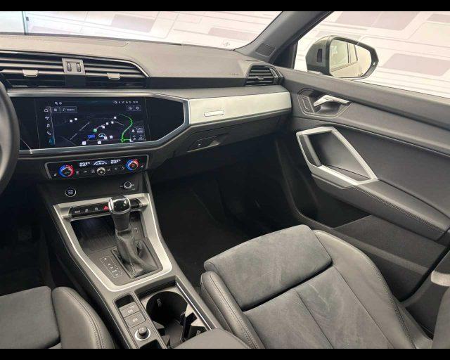 AUDI Q3 35 TDI S tronic Business Advanced