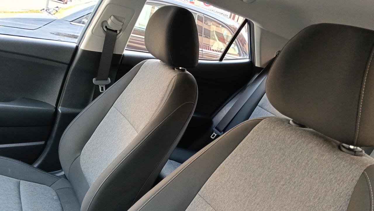KIA STONIC 1.2 BENZ-RETROC-PREZZO PROMO!