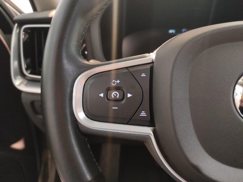 VOLVO V60 (2018-->) - V60 B4 (d) Geartronic Momentum Business