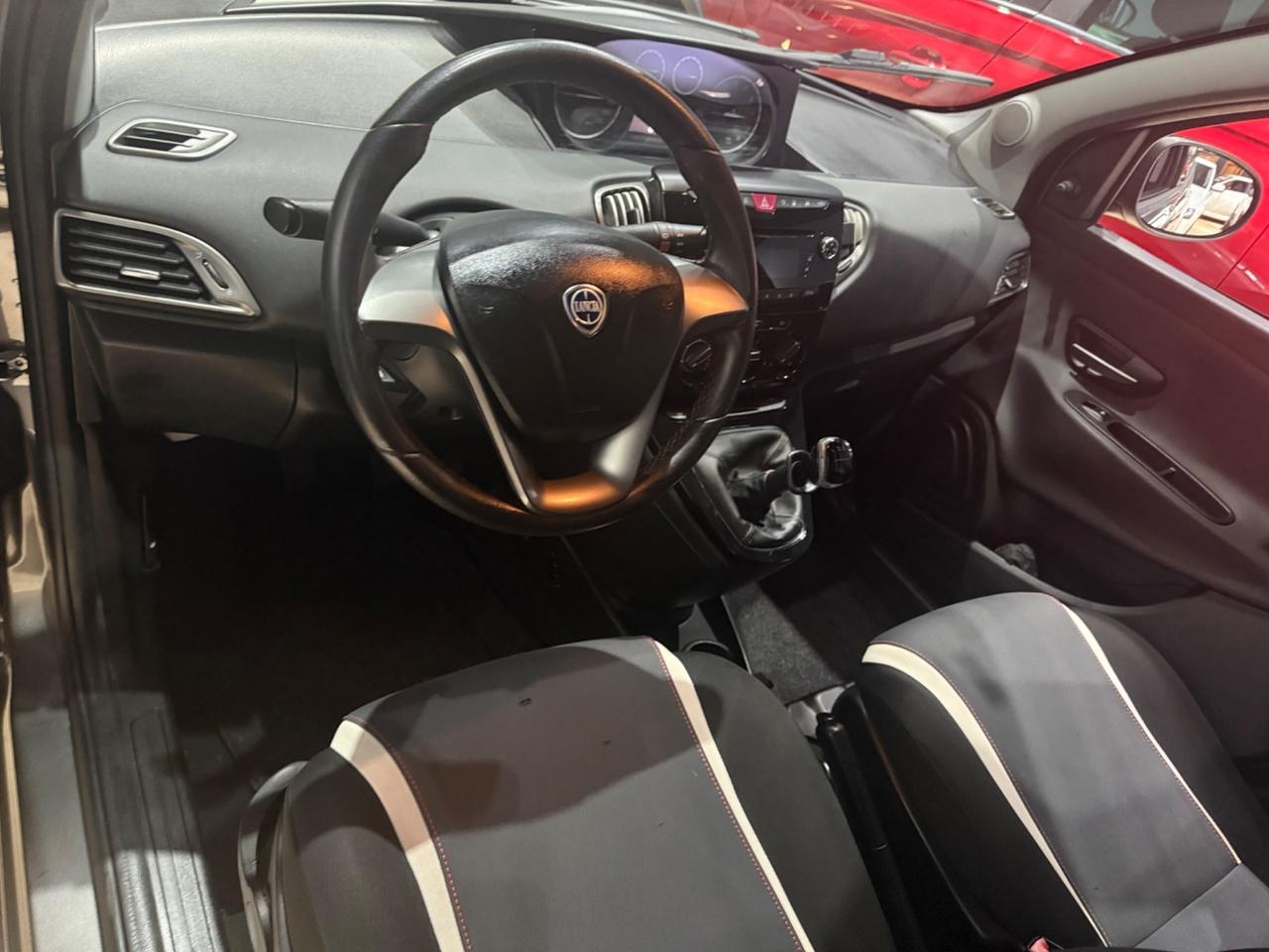 Lancia Ypsilon 1.2 69 CV 5 porte GPL Ecochic Platinum