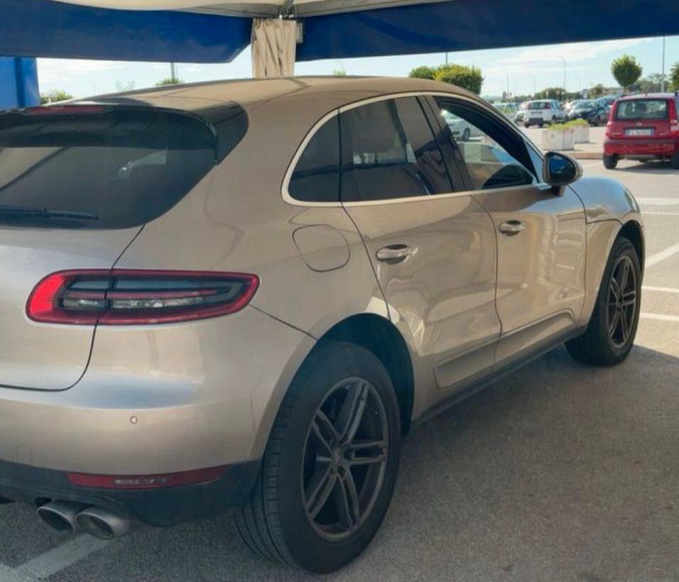 Porsche Macan S