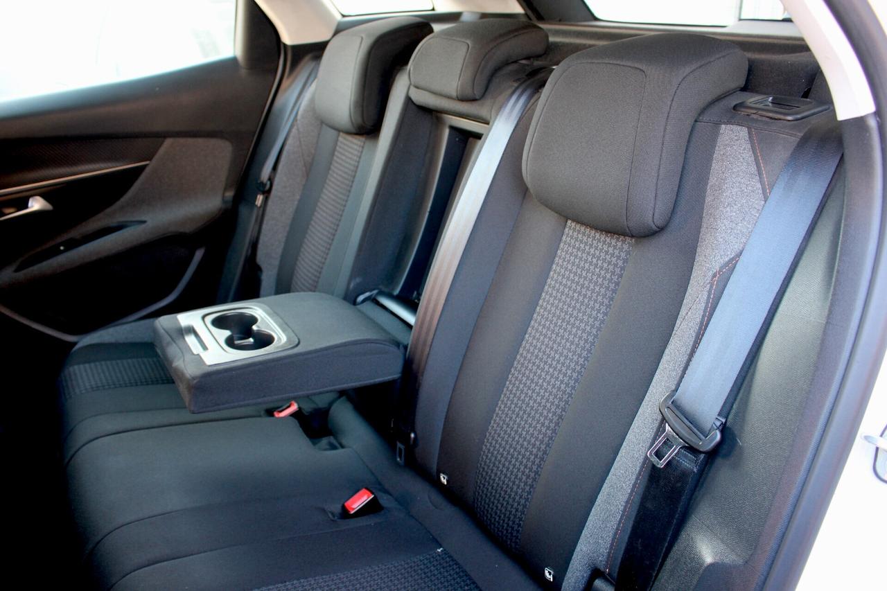 Peugeot 3008 *PREZZO VERO* 1.5 hdi 130 CV CATENA MAGGIORATA DA 8 MM E DISTRIBUZIONE FATTI IN PEUGEOT CARTIFICATE