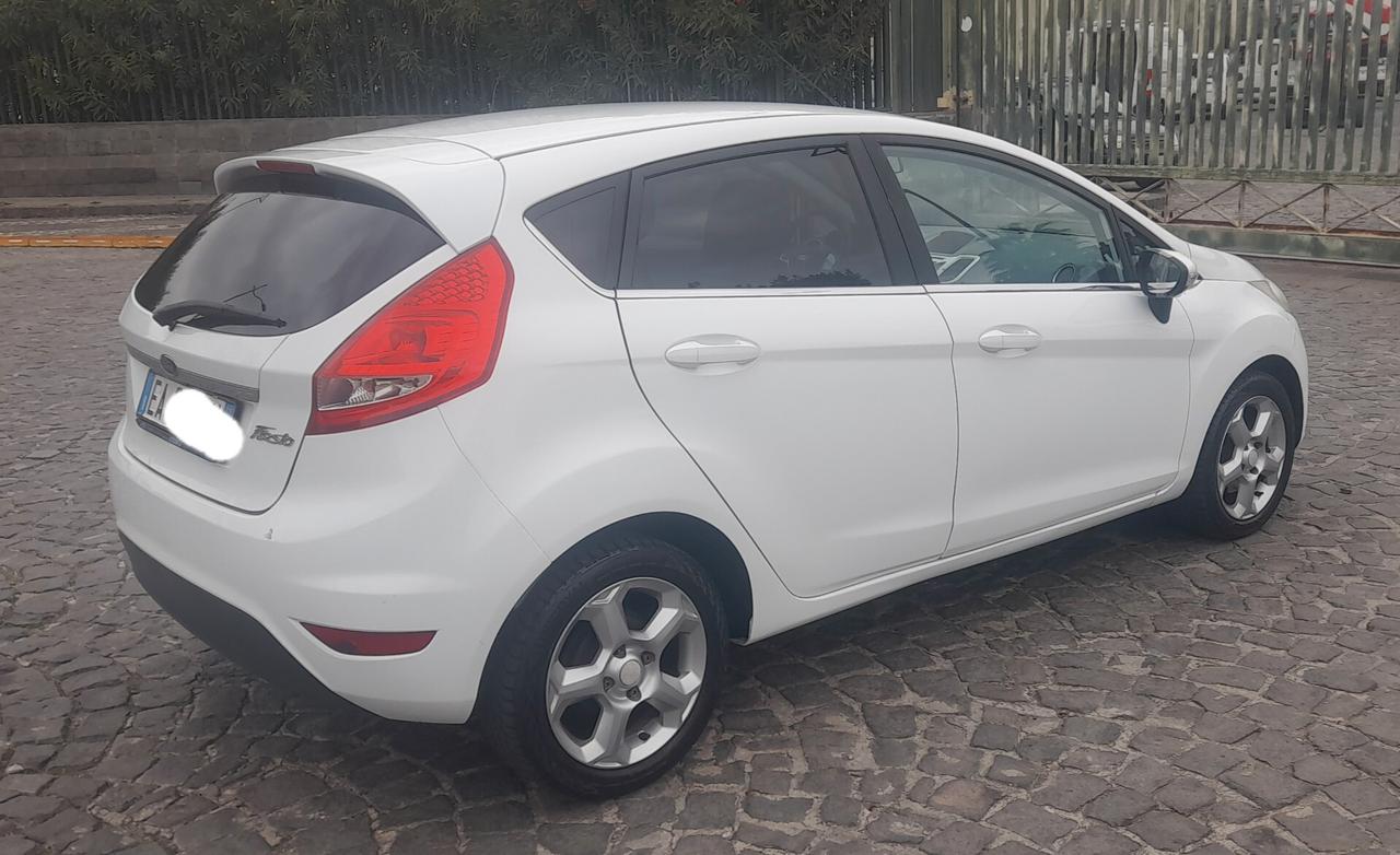 Ford Fiesta 1.4 5 porte Bz.- GPL Titanium