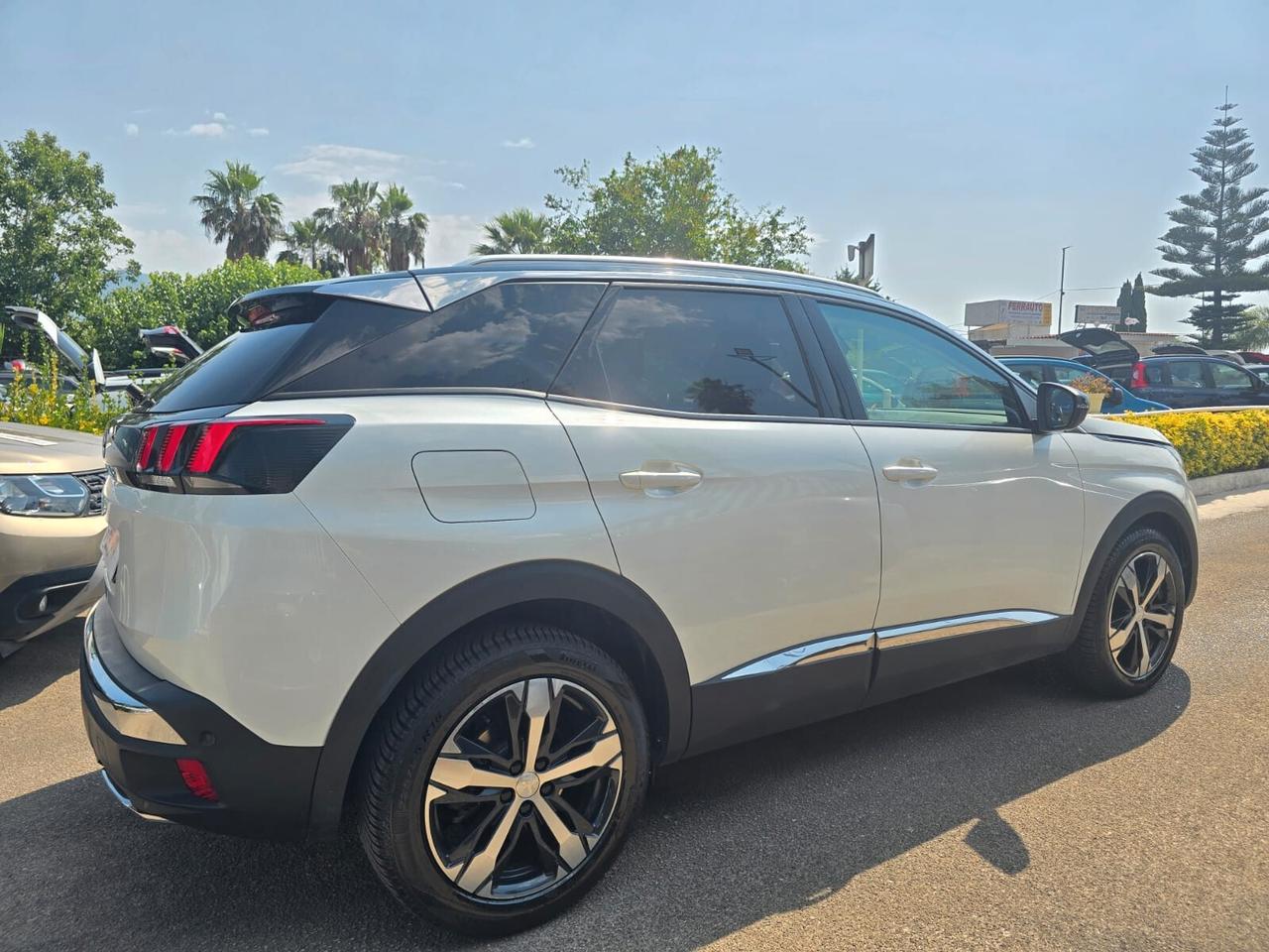 PEUGEOT 3008 TURBO 180EAT8 ALLURE