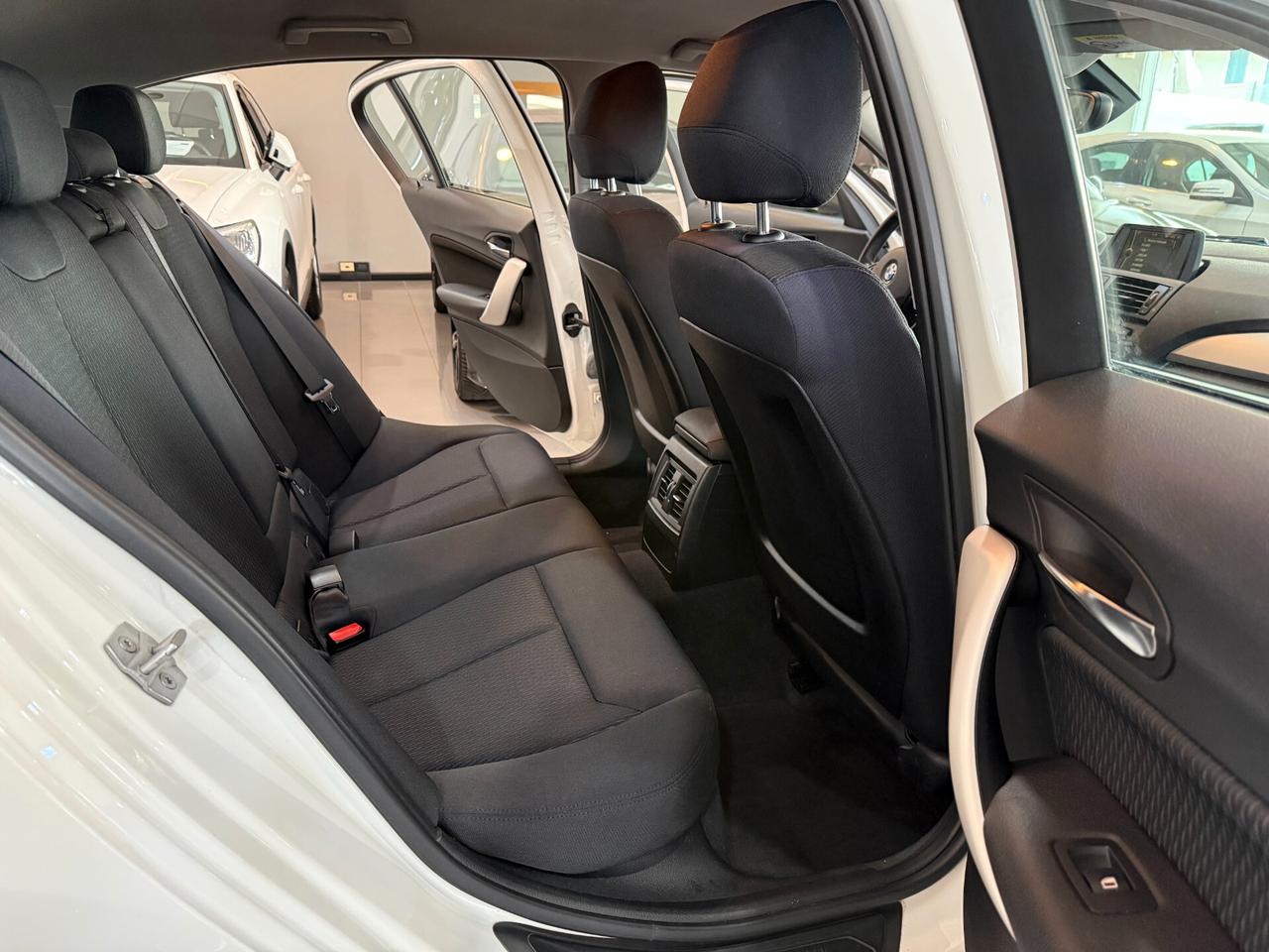 Bmw 116 116d 5p. Efficient Dynamics Urban