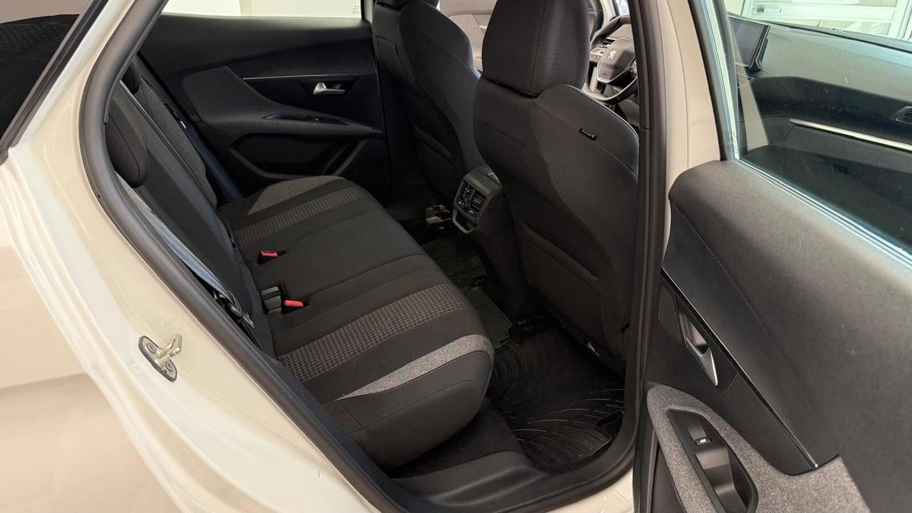 Peugeot 3008 BlueHDi 130 S&S EAT8 Active Business