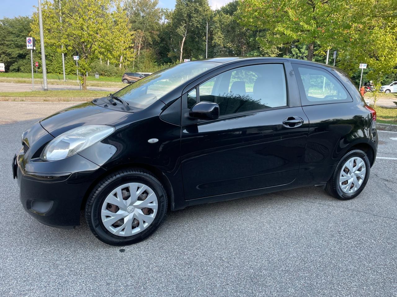 Toyota Yaris 1.0 3 porte Luxury pack