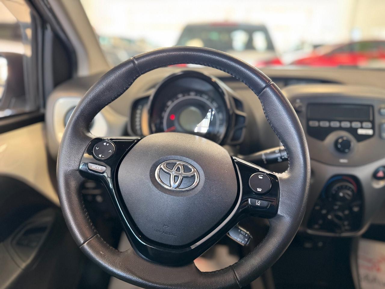 Toyota Aygo 1.0 VVT-i 72 CV 5 porte x-cite