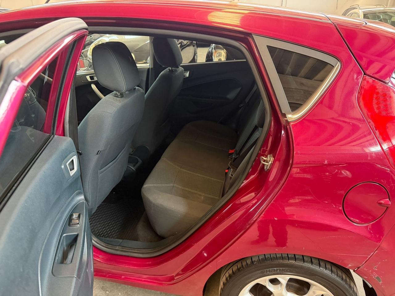 Ford Fiesta 1.4 16V 5p. Bz.- GPL Titanium Bs.