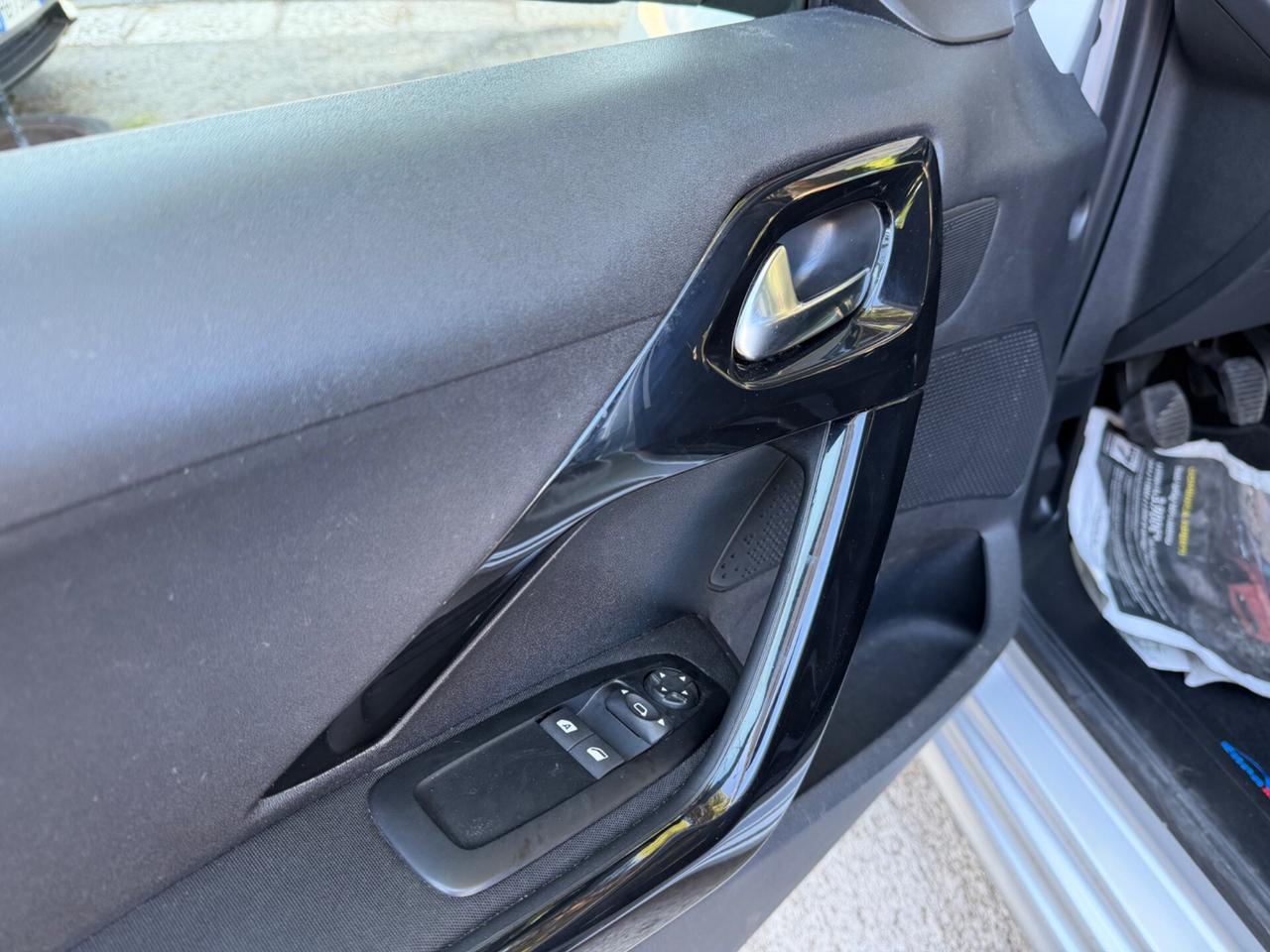 Peugeot 208 82CV 5 porte Allure