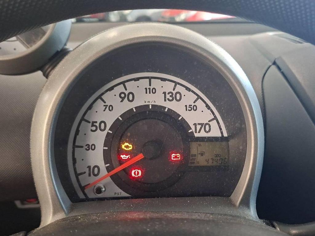 Toyota Aygo 5 Porte 1.0 VVT-i Sol Connect Red Edition