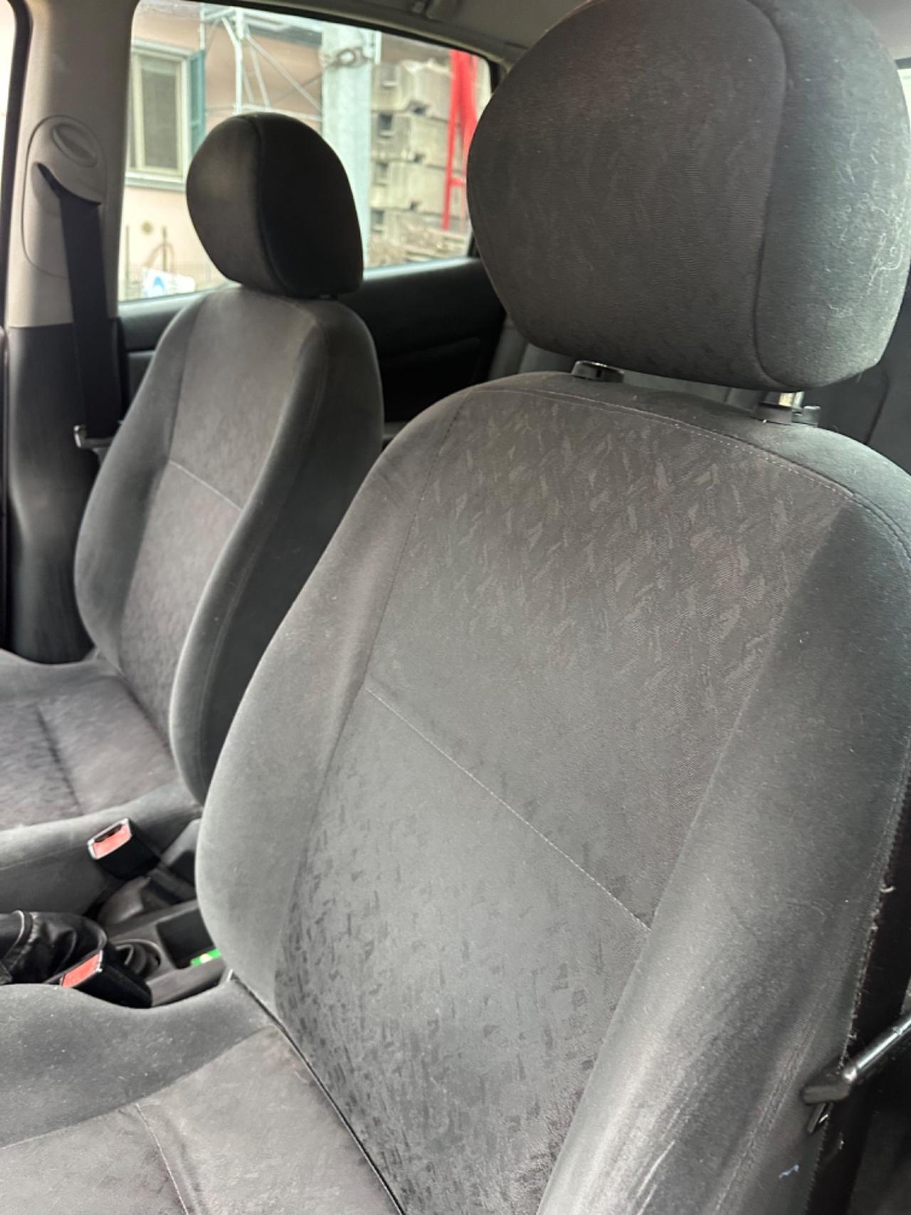 Ford FOCUS 1.6i 16V 5p. GHIA KMCERT