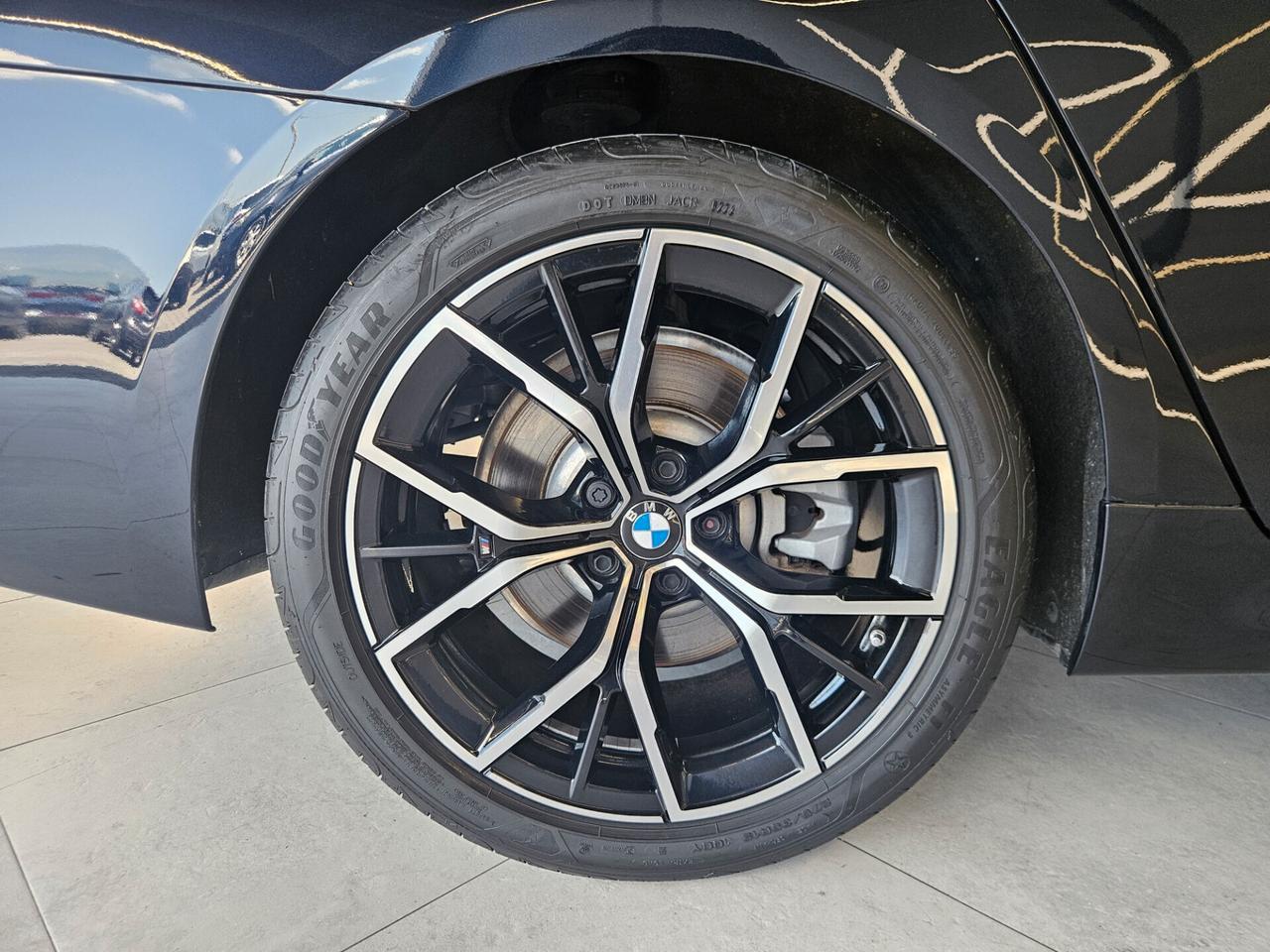 BMW 520 Berlina LCI mhev 48V Business auto