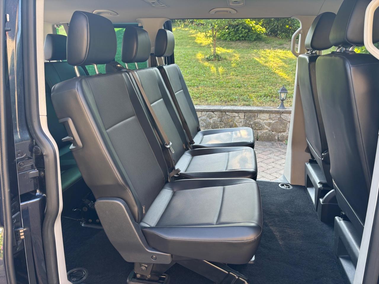 Volkswagen Caravelle 2.0 TDI 204CV DSG 4 Motion 8 Posti